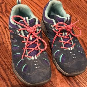 Very lightly worn girls hiking shoes